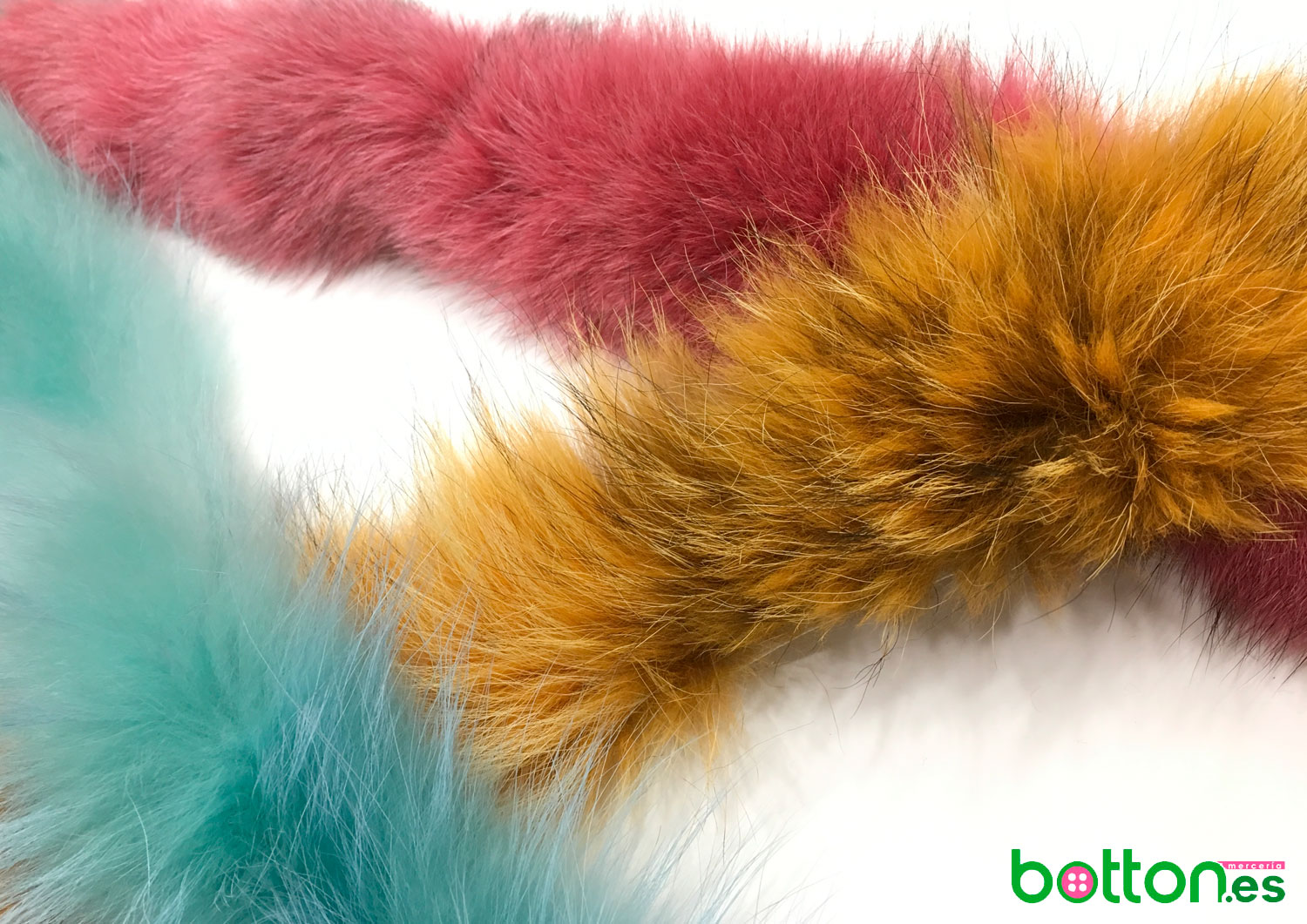 Pompones de colores de pelo de conejo - Mercería La Costura